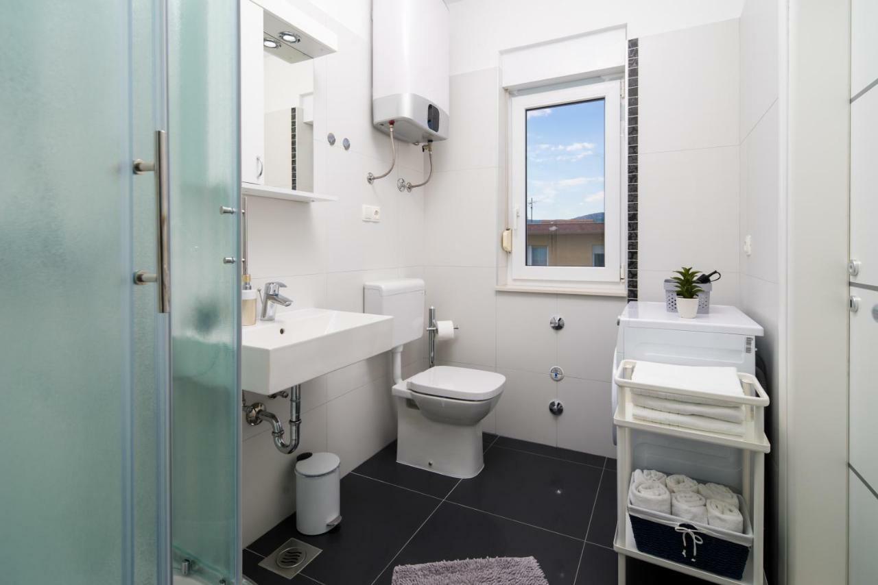 Lotus Apartman Split Exteriör bild